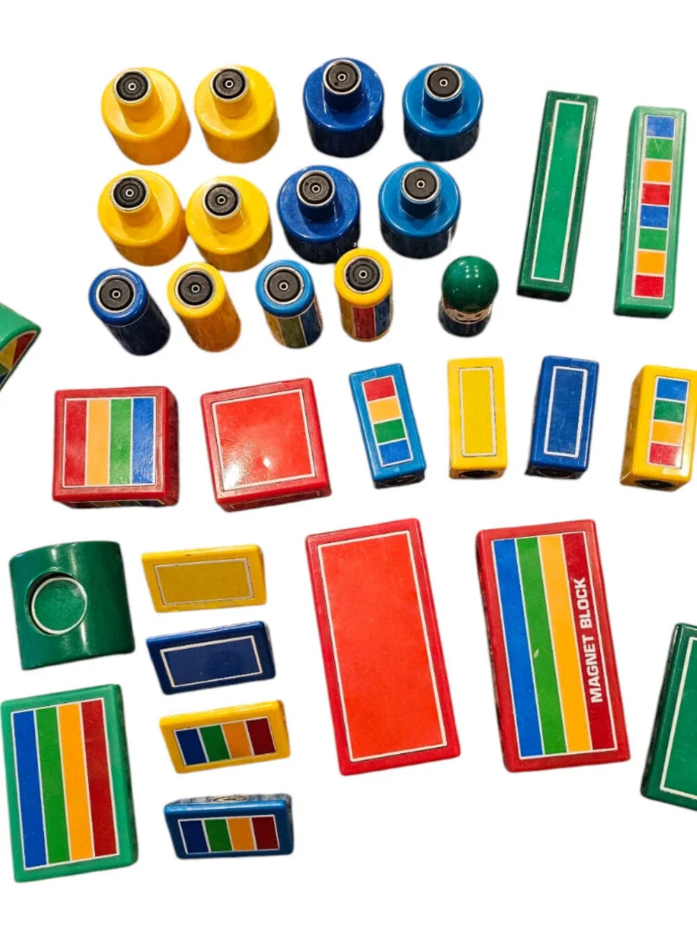 Lot of 31 Vintage 1980s Hilco Magnetic Building Blocks